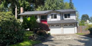 4bd/2.75ba Bellevue Home Gallery 1