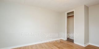 1652 North Cherry Street Gallery 41