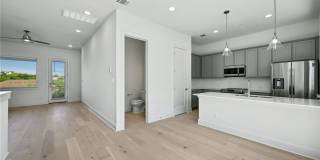 Stunning New 3 bed 2.5 bath in Lakeway! Gallery 1