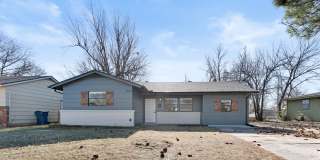 1304 Pinewood Court Gallery 1