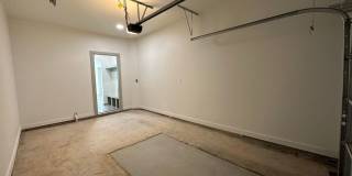 Large 3 Bed 2.5 Bath Duplex Includes Office Space (See Contact Info Below) Gallery 44