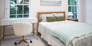 416 Hillsborough St Gallery 17