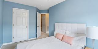 Room in 3 Bedroom Home at Ivory Run Way Gallery 14