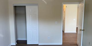 2BR/2BA Duplex in Cherry Meadows! Gallery 8