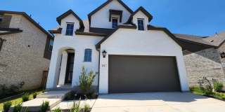 4/2.5/2 w Game Room Loft /Less than 1 Mile from Gruene & Mins to Downtown NB / Fridge / Gas Cooking / NBISD Gallery 1