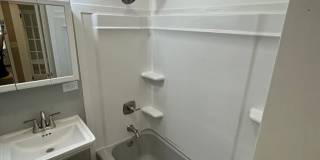 Super cute and close to Querbes Park.... Super cute and close to Querbes Park.... Gallery 11