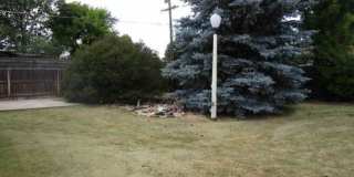 3 Bedroom Home With Large Fenced Yard Gallery 6