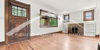Gorgeous Home with Washer/Dryer and 1-Car Garage Gallery 6