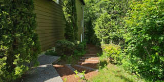 Beautiful CK School District Home Backing to Greenbelt – Pets Negotiable! Gallery 21