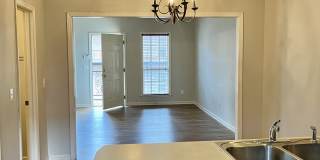 214 Lincoln Green Gallery 1