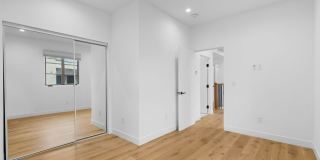 1062 1/2 S Alfred St Gallery 11