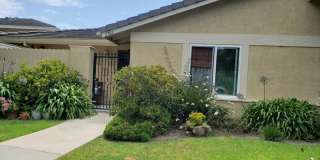 Gorgeous Single Story 3 bedroom Condominium Gallery 1
