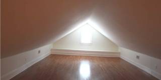 Historic 2 BR Bulgalow with Loft Gallery 5