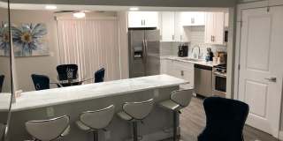 2 BDRM MODERN TOWNHOME Gallery 8