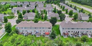 Charming 3BR Townhome in Lincoln Gallery 28
