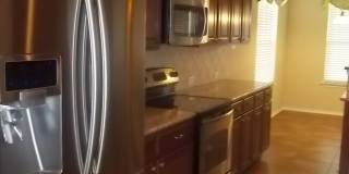 BEAUTIFUL 5 BEDROOM, 3.5 BATHROOM HOME! Gallery 12