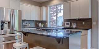 Sought after Remington 4bed 2.5bath with Lots of Yard Space! Gallery 12