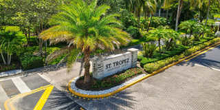 St. Tropez Gallery 74