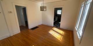 Great House in Oakland with a yard! 2 Beds, 1 Bath Gallery 13