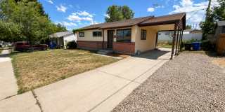 Updated 5 bedroom home is ready for you! Gallery 4