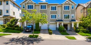 Modern Bull Mountain Townhome with Two Private Suites, Clubhouse, Pool, Fitness Center & Modern Finishes Modern Bull Mountain Townhome with Two Private Suites, Clubhouse, Pool, Fitness Center & Modern Finishes Gallery 1