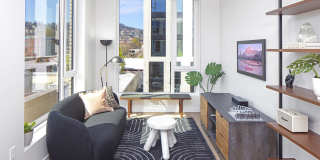 The Weidler Gallery 9