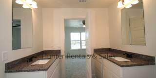 Upscale Three-bedroom Townhome! Gallery 17