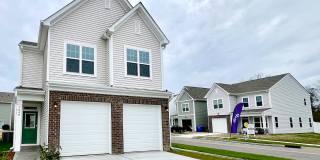 1649 Stanley Street Gallery 1