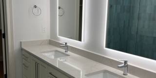 692 N High Street Gallery 17