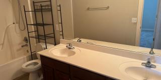 Beautiful single family home with fenced in yard! Gallery 8