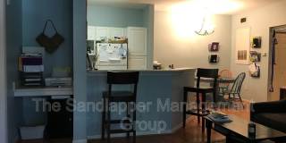 60 Fenwick Hall Allee Gallery 6
