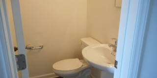2 bedroom 1.5 bathroom townhouse Gallery 3