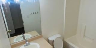 Gorgeous Remodeled Spacious 4 bedroom Gallery 24