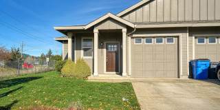 Modern Duplex with Open Layout in Washougal Gallery 1