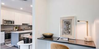 501-31 N COLUMBUS Boulevard Gallery 8