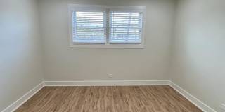 2822 Hamlin Gallery 9