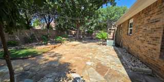 FOR LEASE!! Great location! Gallery 23