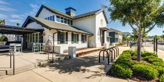 Student Housing - Arlington Townhomes and Cottages Gallery 1