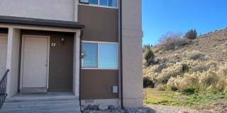Beautiful Two Bedroom Home! End Unit! Gallery 1