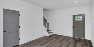 Modern Townhome in Rosewood – Walk to USC, Dining & More! Gallery 6