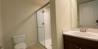ALMOST NEW, SUPER CLEAN 2 BED, 2.5 BATHS, WOOD FLOORS, STAINLESS STEEL APPLIANCES, CLUBHOUSE WITH POOL Gallery 11