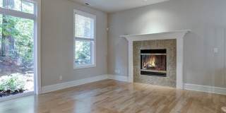 Pristine Spacious 3 Bedroom Lake Oswego Townhome | Skylights, High Ceilings, and Mt. Park Trails at your Doorstep Gallery 19