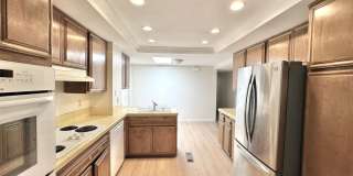 COMING SOON: BIG College Area Townhome 4 Bed / 2.5 Bath garage, AC, pool, W/D Gallery 3