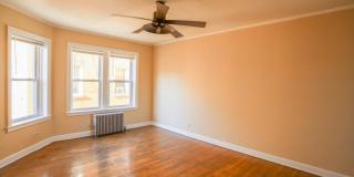 5929 North Northwest Highway Gallery 1