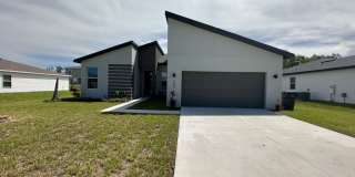 Poinciana Dream home - 4 beds and 2 baths -Basically NEW Gallery 1