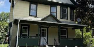 Three bedroom 1 1/2 bathroom single family home for rent Gallery 1