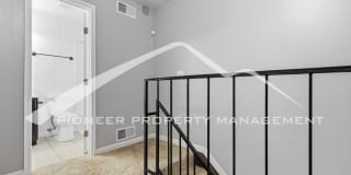 Charming Townhouse with Central AC and Washer/Dryer Gallery 11