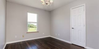 Culdesac Home on Over Half an Acre! Pet friendly and 6-12 month leases! Gallery 5