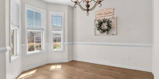 4 bedroom 2.5 bathroom home close to beaches, shopping, and Marine Corps Bases. Gallery 28