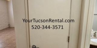 April Move in Special - Country Club & Fort Lowell area - 2 Beds 1 bath with AC Gallery 16